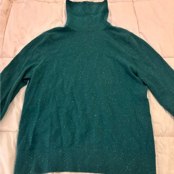 Lands' End Women's Green Cashmere Turtleneck Sweater - Picture 3 of 12
